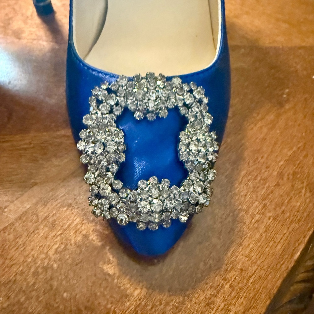 Manolo Blahnik Sapphire Blue Heels with Crystal Buckle - Picture 3 of 7